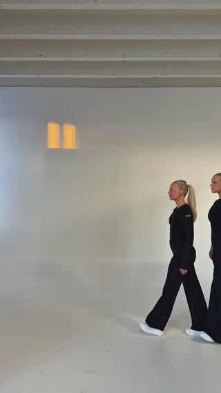 Foldover black video.MOV